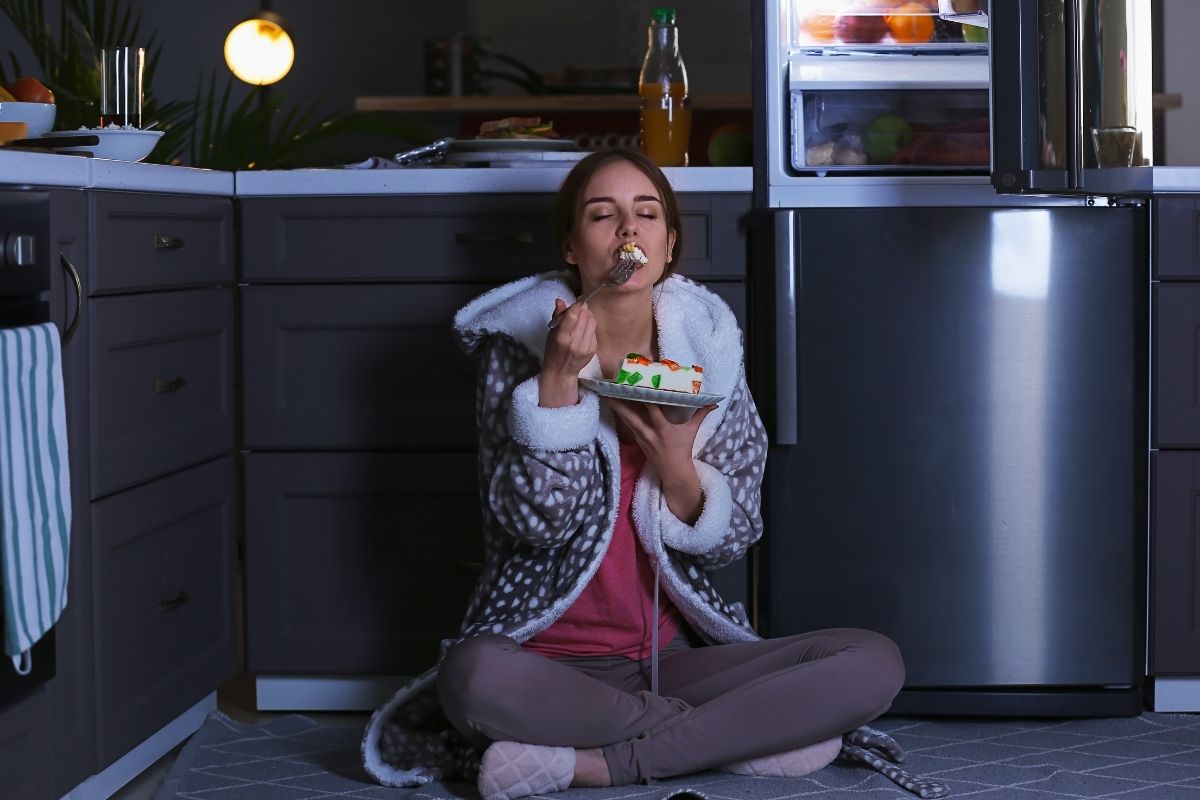 Is Eating Late Actually Bad for You? What Happens in Your Body After a Late Meal